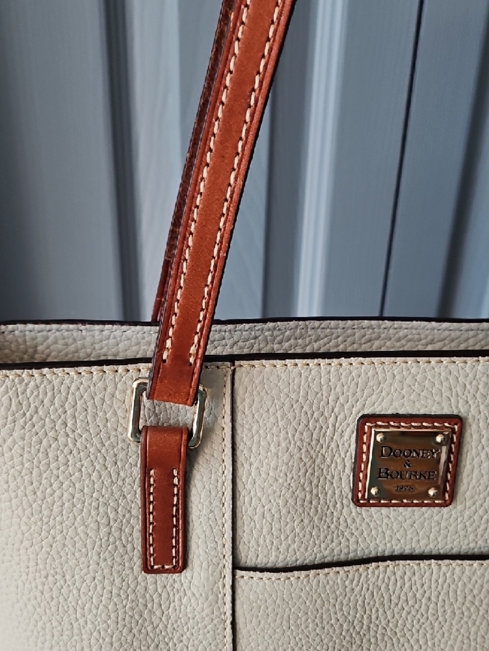 Dooney & Bourke Bone Pebble Leather Small Lexington Shoulder Bag - Picture 11 of 16
